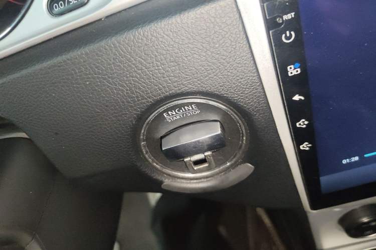 Used Volkswagen Magotan 2015 1.8TSI Advanced Model
