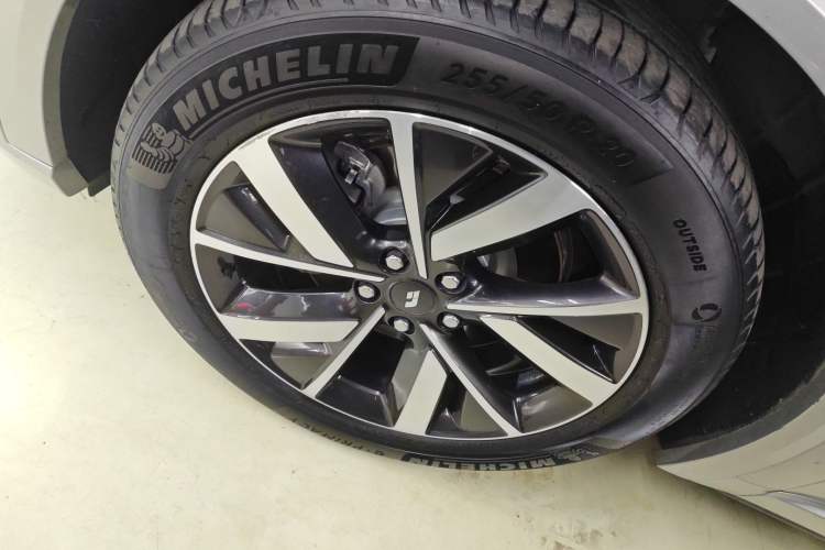 Used Li Auto L8 2023 Pro Model
