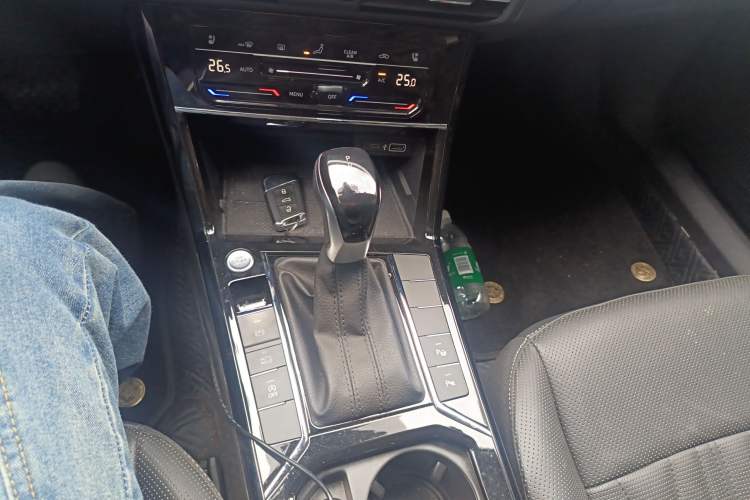 Used Volkswagen Passat 2022 330TSI Starry Luxury Edition – Exclusive Special Edition