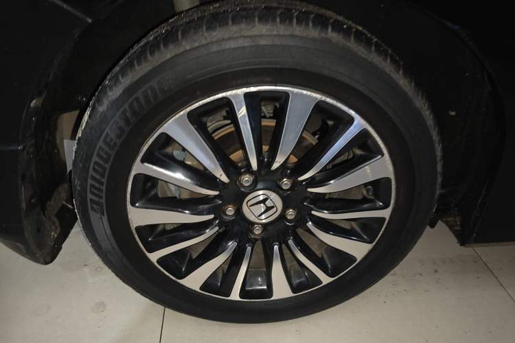 Used Honda Crider 2015 1.8L automatic comfort version