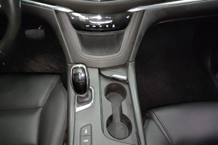 Used Cadillac XT5 2018 25T Luxury Model