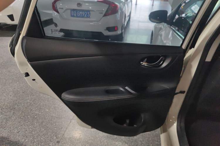 Used Nissan Tiida 2016 1.6L CVT Smart Drive Edition
