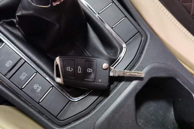 Used Volkswagen Bora 2019 Revised Version 1.5L Manual Fashion Edition China VI Standard
