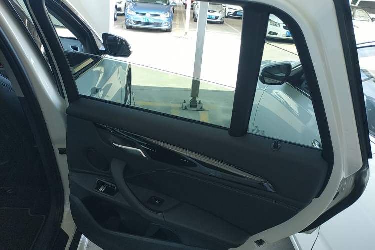 Used BMW X1 2016 sDrive18Li Luxury Model
