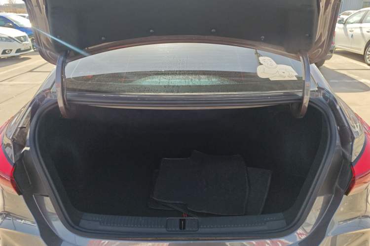 Used MG 5 2025 180 DVVT Global Luxury Edition
