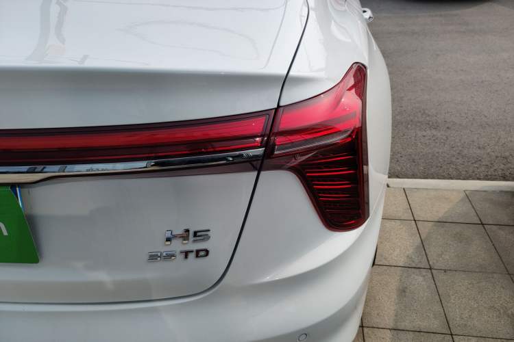 Used Hongqi H5 2025 1.5T DCT Qiyun 500 000th Unit Commemorative Edition
