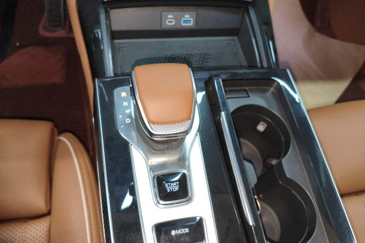 Used Hongqi H9 2024 2.0T Qixiang Luxury Business Edition