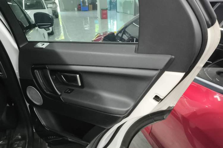 Used Land Rover Discovery Sport 2017 2.0T PURE
