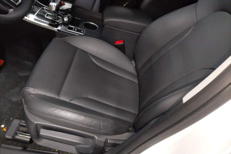 Used Haval H2 2018 Chuanxiang Edition Red Badge 1.5T Dual-Clutch Two-Wheel Drive Fashionable Model
