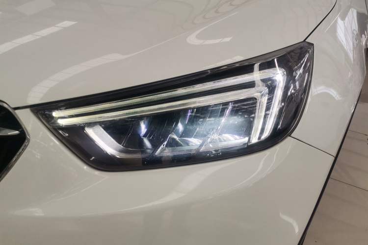 Used Buick Encore 2018 18T Automatic Two-Wheel Drive Urban Elite Model
