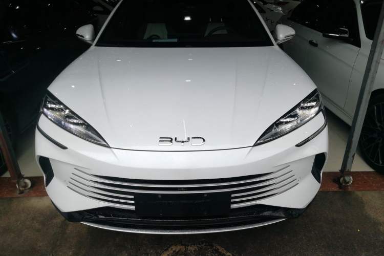 Used BYD Seal 2023 DM-i 1.5L 121km Prestige Model
