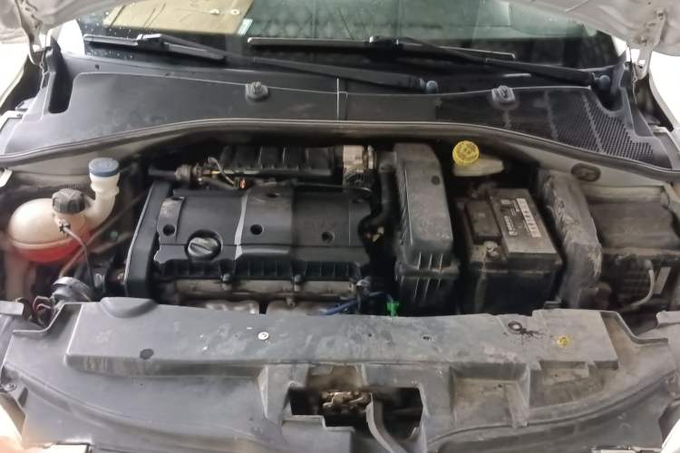 Used Peugeot 301 2014 1.6L Manual Luxury Edition
