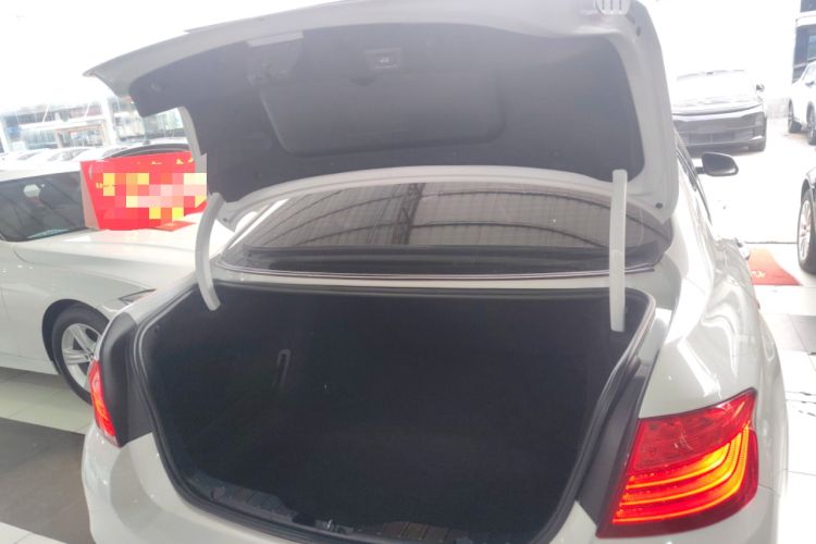 Used BMW 5 Series 2017 525Li Leading Model