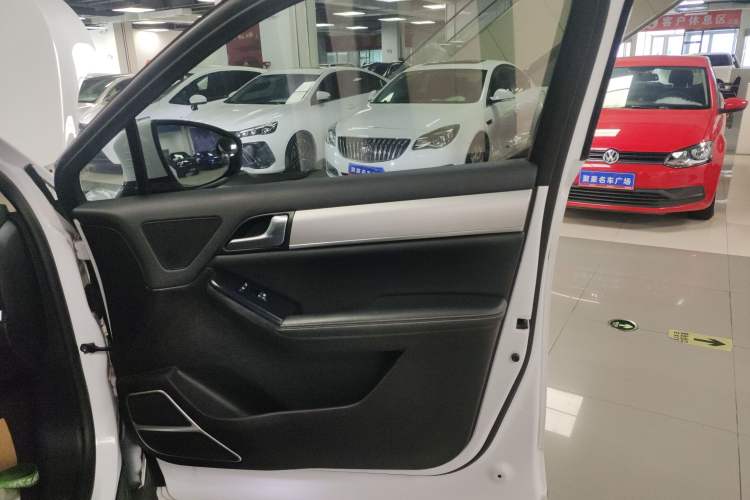 Used BYD Tang 2019 2.0T Automatic SmartConnect Prestige 5-Seater China VI Standard
