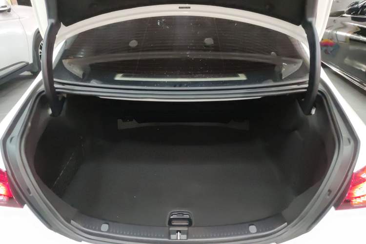 Used Mercedes-Benz E-Class 2021 E 260 L
