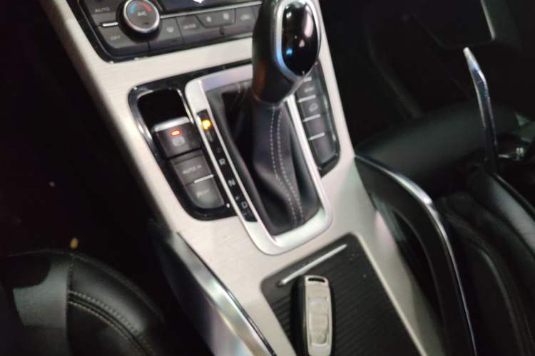 Used Geely Auto Emgrand X7 Sport 2018 1.8TD Automatic Two-Wheel Drive Zhiya Model