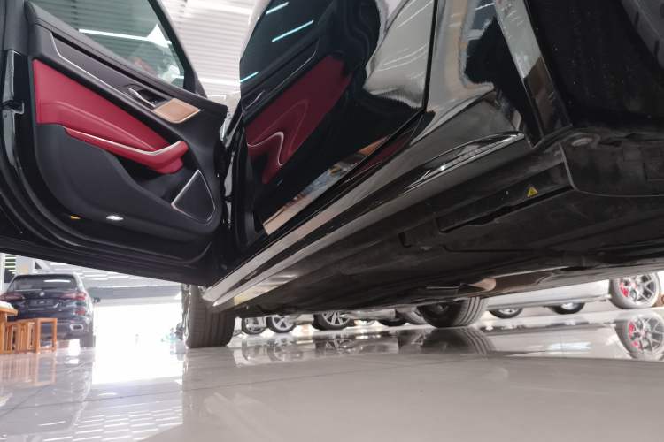 Used Jaguar XFL 2021 XFL 2.0T P250 All-Wheel-Drive Shimmering Black Sport Edition