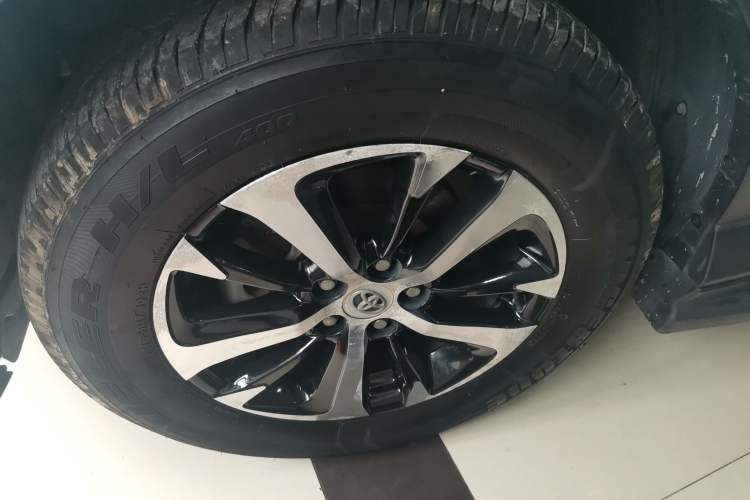 Used Toyota RAV4 2016 2.0L CVT Two-Wheel Drive Fashion Edition China V Standard
