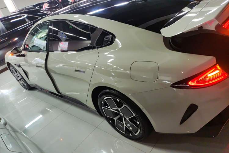 Used  SU7 2024 Rear-Drive Long-Range Intelligent Driving Version
