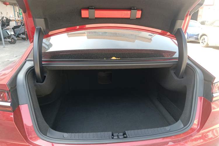 Used BYD Han 2020 EV Long-Range Luxury Model
