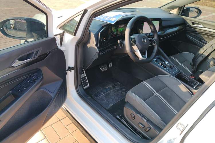 Used Volkswagen Golf 2023 280TSI DSG R-Line Lite
