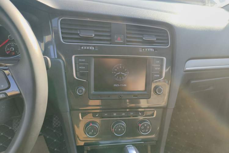 Used Volkswagen Golf 2017 230TSI Automatic Luxury Million-Vehicle Commemorative Edition
