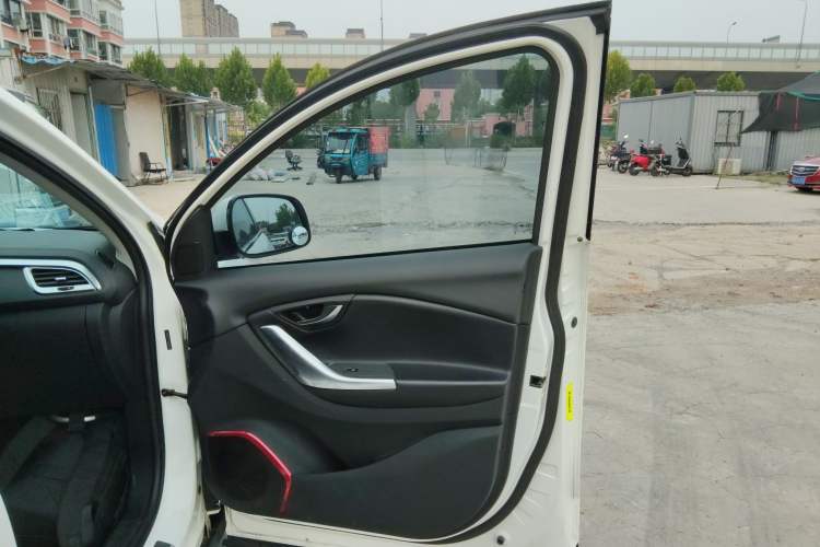 Used Soueast DX7 2017 1.5T Automatic Luxury Model
