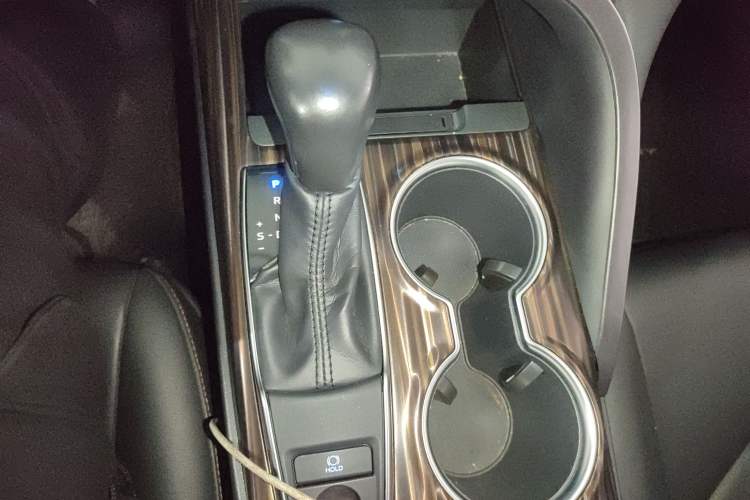 Used Toyota Camry 2018 2.0G Luxury Edition
