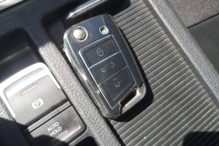 Used Volkswagen Golf 2016 230TSI Automatic Luxury Version
