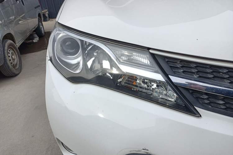 Used Toyota RAV4 2013 2.0L CVT Four-Wheel Drive New Edition
