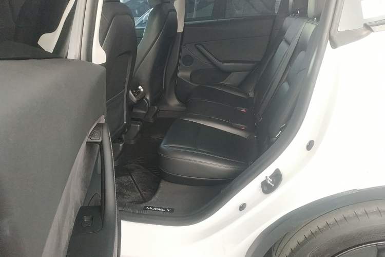 Used Tesla Model Y 2023 Rear-Wheel-Drive Version