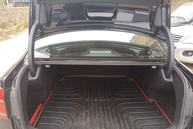 Used Volkswagen Passat 2017 330TSI DSG Luxury Edition
