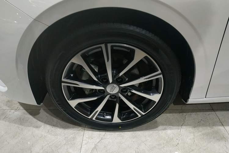 Used Geely Auto Emgrand 2025 4th Generation 1.5L CVT Flagship Version
