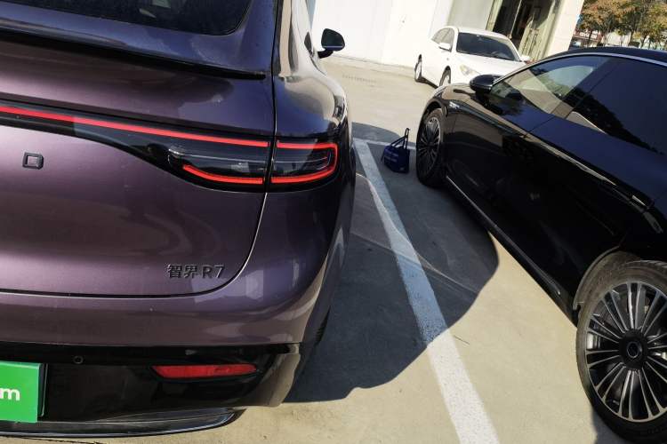 Used Hima Luxeed R7 2025 Range-Extended Version 251 km Max
