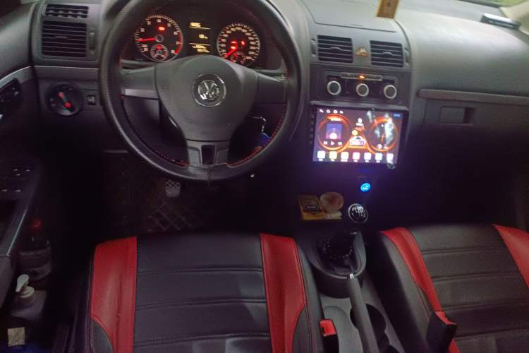 Used Volkswagen Touran 2015 1.4T Manual Fashion Edition 5-Seater
