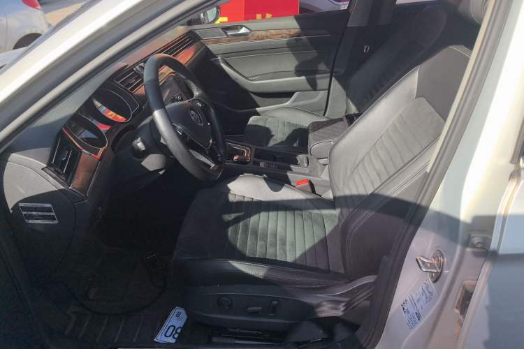 Used Volkswagen Magotan 2017 330TSI DSG Luxury Model
