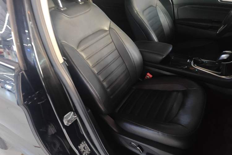 Used Ford Edge 2018 EcoBoost 245 Two-Wheel-Drive Titanium 7-Seater China V Standard
