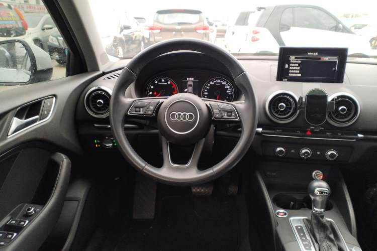 Used Audi A3 2019 Limousine 35 TFSI Fashion Edition China VI Emission Standard
