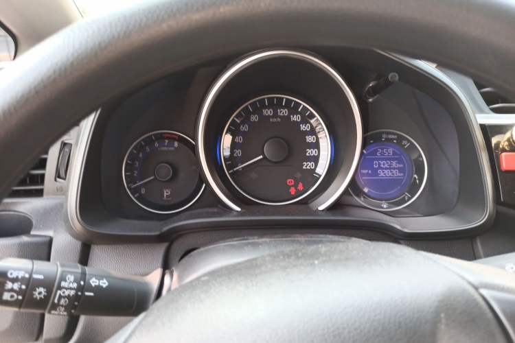 Used Honda Fit 2016 1.5L SES CVT Fashion Sunroof Edition
