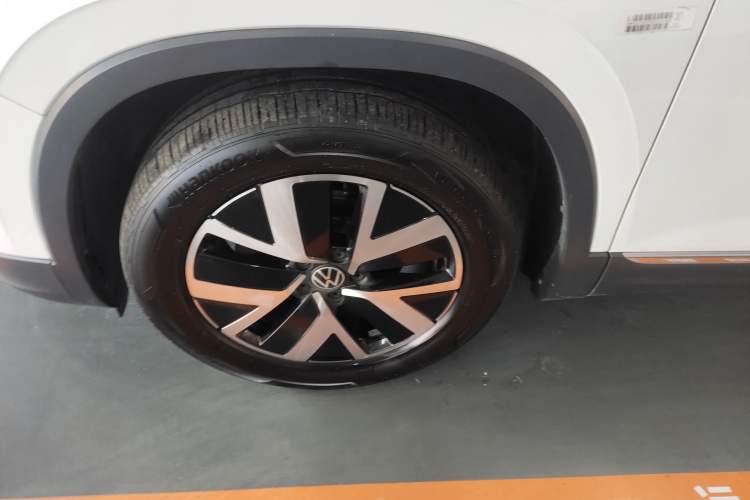 Used Volkswagen Tayron 2023 300TSI Two-Wheel-Drive Luxury Plus Advanced Edition
