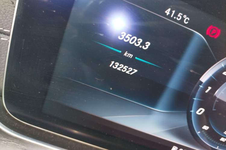 Used Mercedes-Benz E-Class 2016 E 300 L Sporty and Stylish Model
