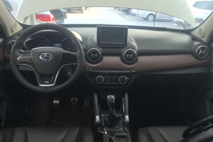 Used  Q35 2016 1.5L Manual Smart Edition
