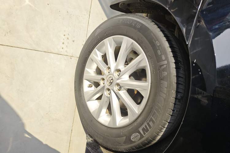 Used Toyota Camry 2015 2.0G Premier Edition
