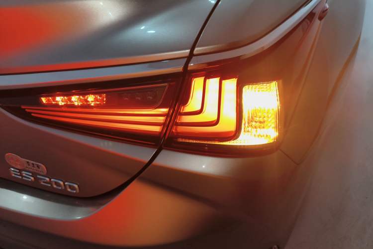 Used Lexus ES 2020 200 Excellence Edition
