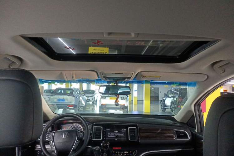 Used Honda Elysion 2016 2.4L Luxury Edition
