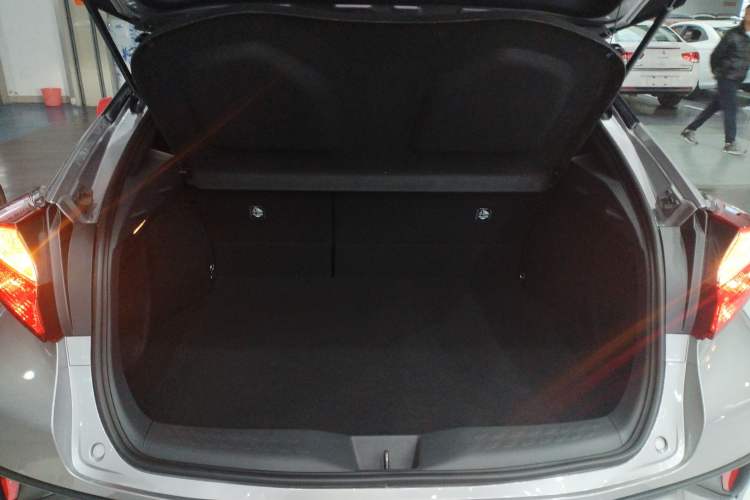 Used Toyota IZOA 2021 2.0L Enjoy Edition
