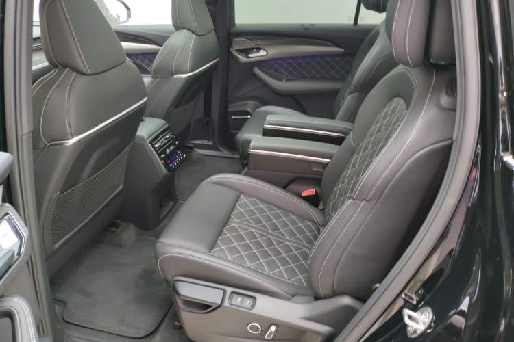 Used Audi Q6 2024 45 TFSI quattro Black Warrior Edition 6 Seats