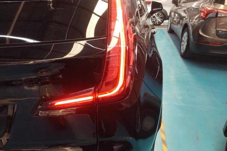 Used Cadillac XT4 2018 28T Two-Wheel Drive Tech Version
