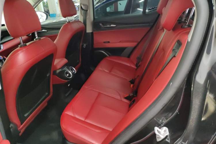 Used Alfa Romeo Stelvio 2017 2.0T 200HP Luxury Edition
