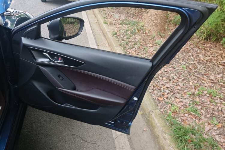 Used Mazda CX-4 2021 2.0L Automatic Two-Wheel Drive Blue Sky Luxury Edition
